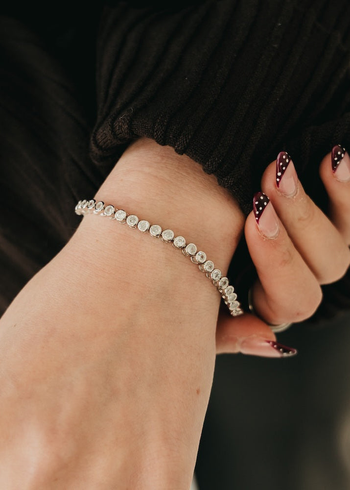 Tennis Bracelet Frosted In Diamonds - WATERPROOF